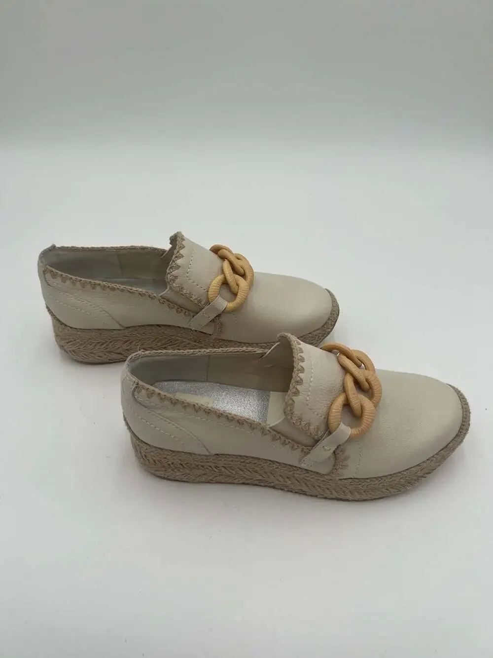Dolce Vita Jhenee Espadrilles Women’s 8 Ivory Chain Loafers NWOB